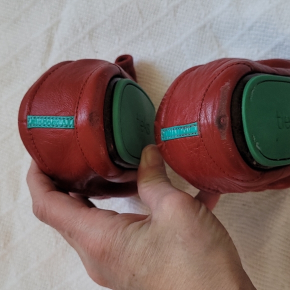 Cardinal Red Tieks - Sz 8 - Picture 11 of 16